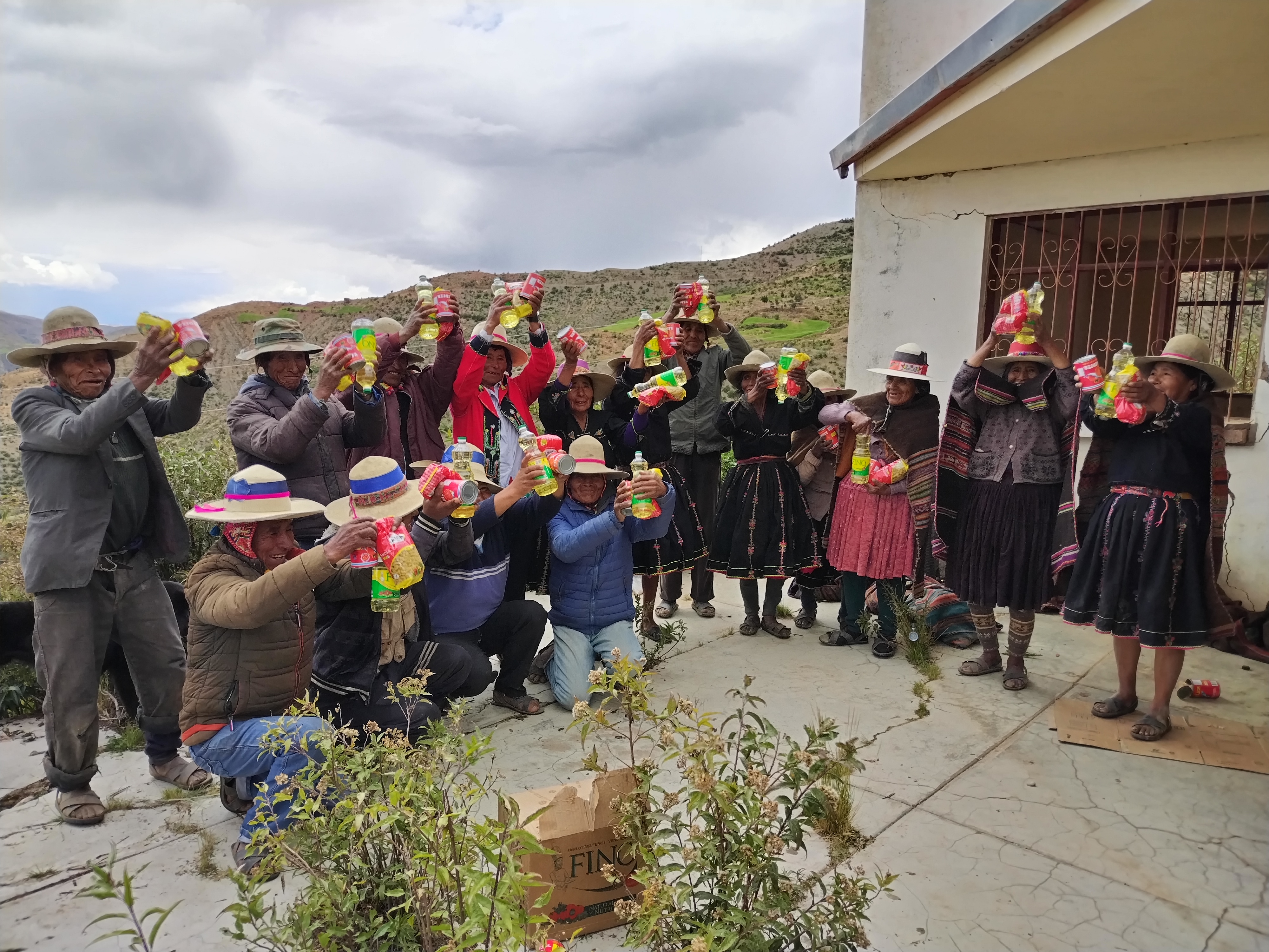 Tacopaya: Adultos mayores celebran su Día, afectados por la discriminación, discapacidad y extrema pobreza.