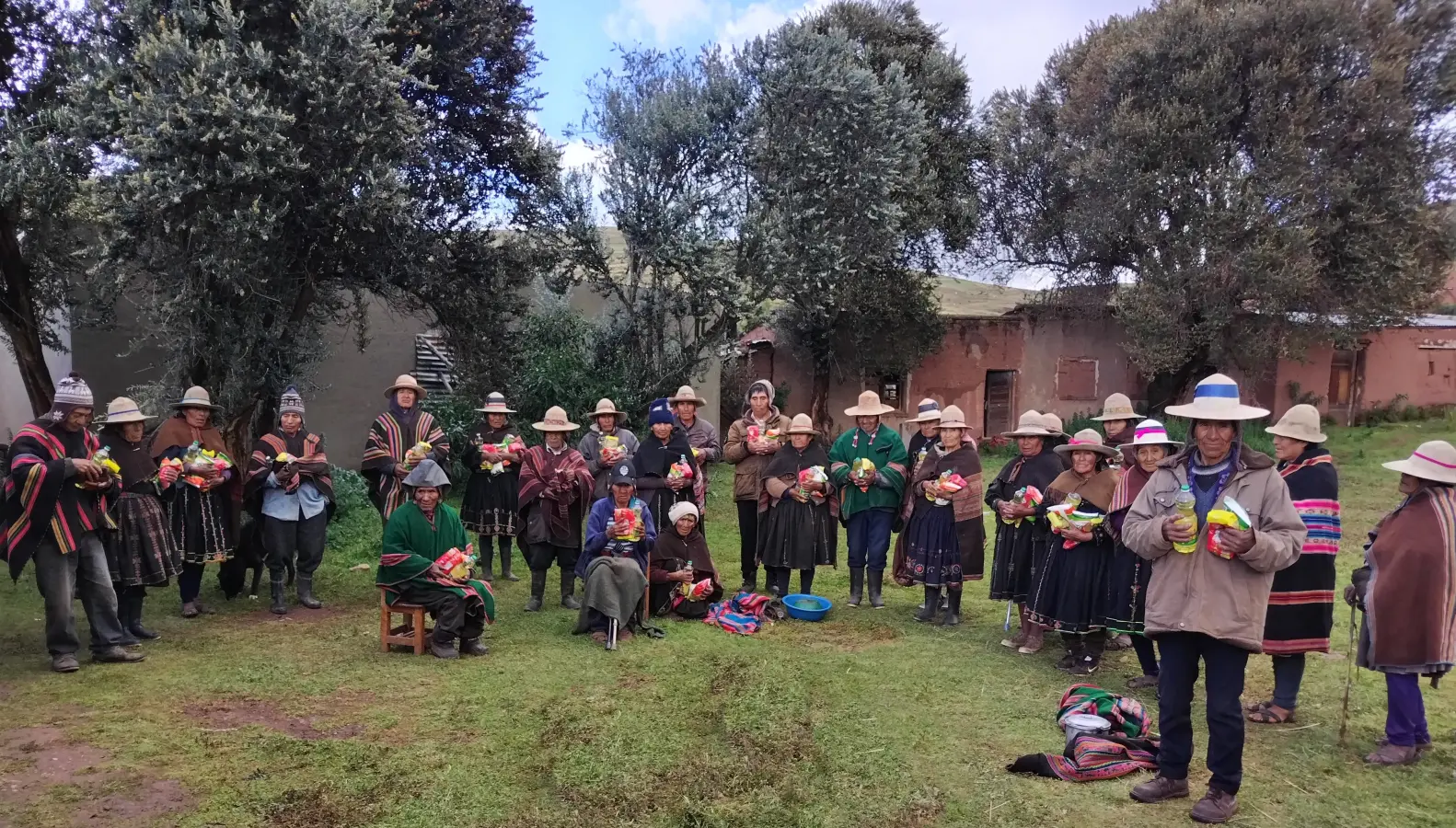 Adultos mayores celebran su Día, afectados por la discriminación, discapacidad y extrema pobreza.