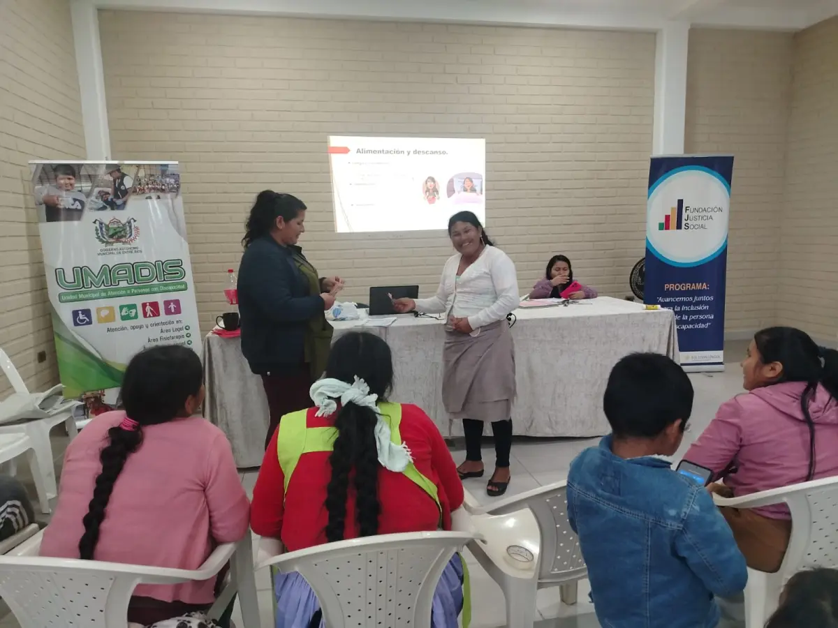 Personas con discapacidad y sus familias se capacitan para generar nuevas oportunidades económicas